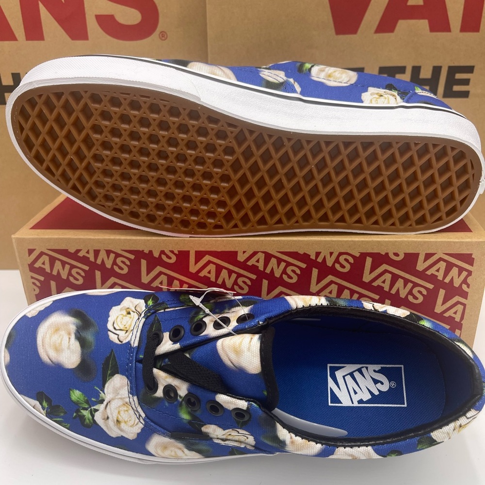 Vans WMNS Era
(Romantic Floral) Lapis Blue Sneakers 
VN0A38FRVP9 - Picture 5 of 16